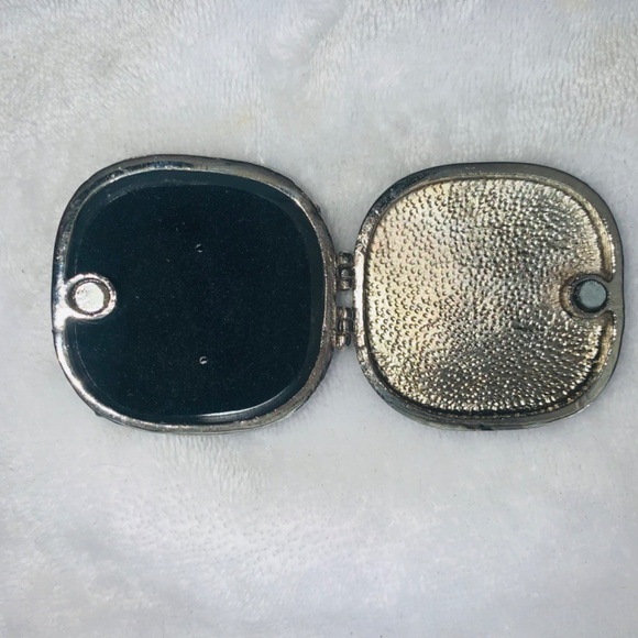 Beautuful Blue trinket box - Picture 3 of 5